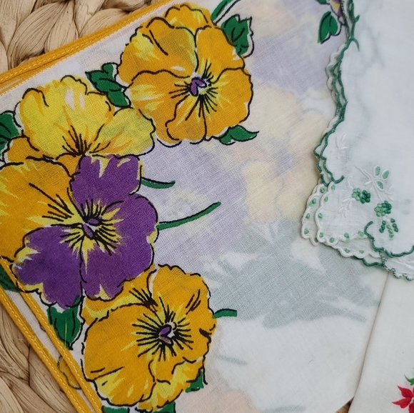 Vintage Handkerchiefs Set - Picture 3 of 7